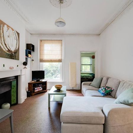 פורטסמות' Family Friendly Flat Just Minutes From The Beach! מראה חיצוני תמונה
