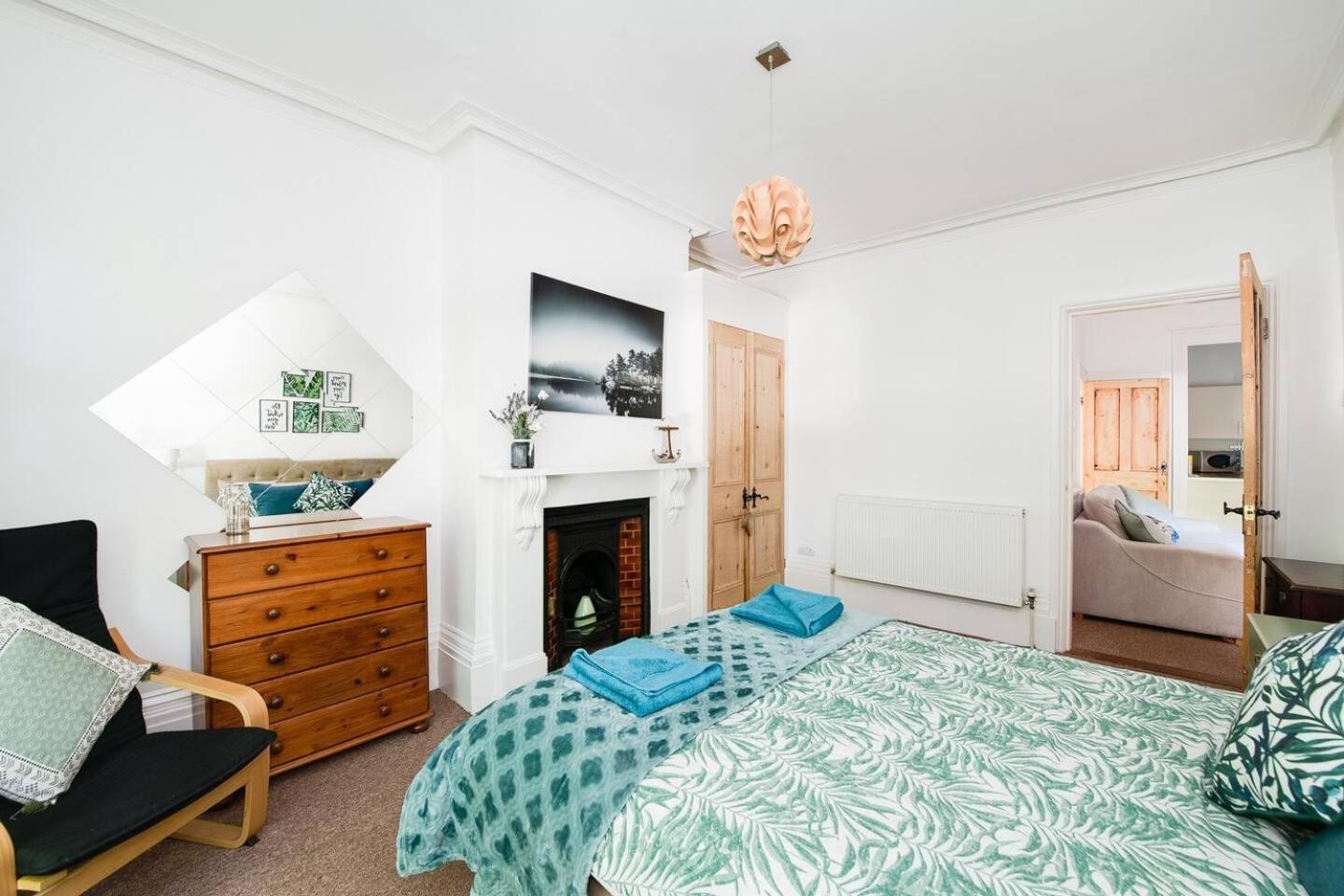 פורטסמות' Family Friendly Flat Just Minutes From The Beach! מראה חיצוני תמונה
