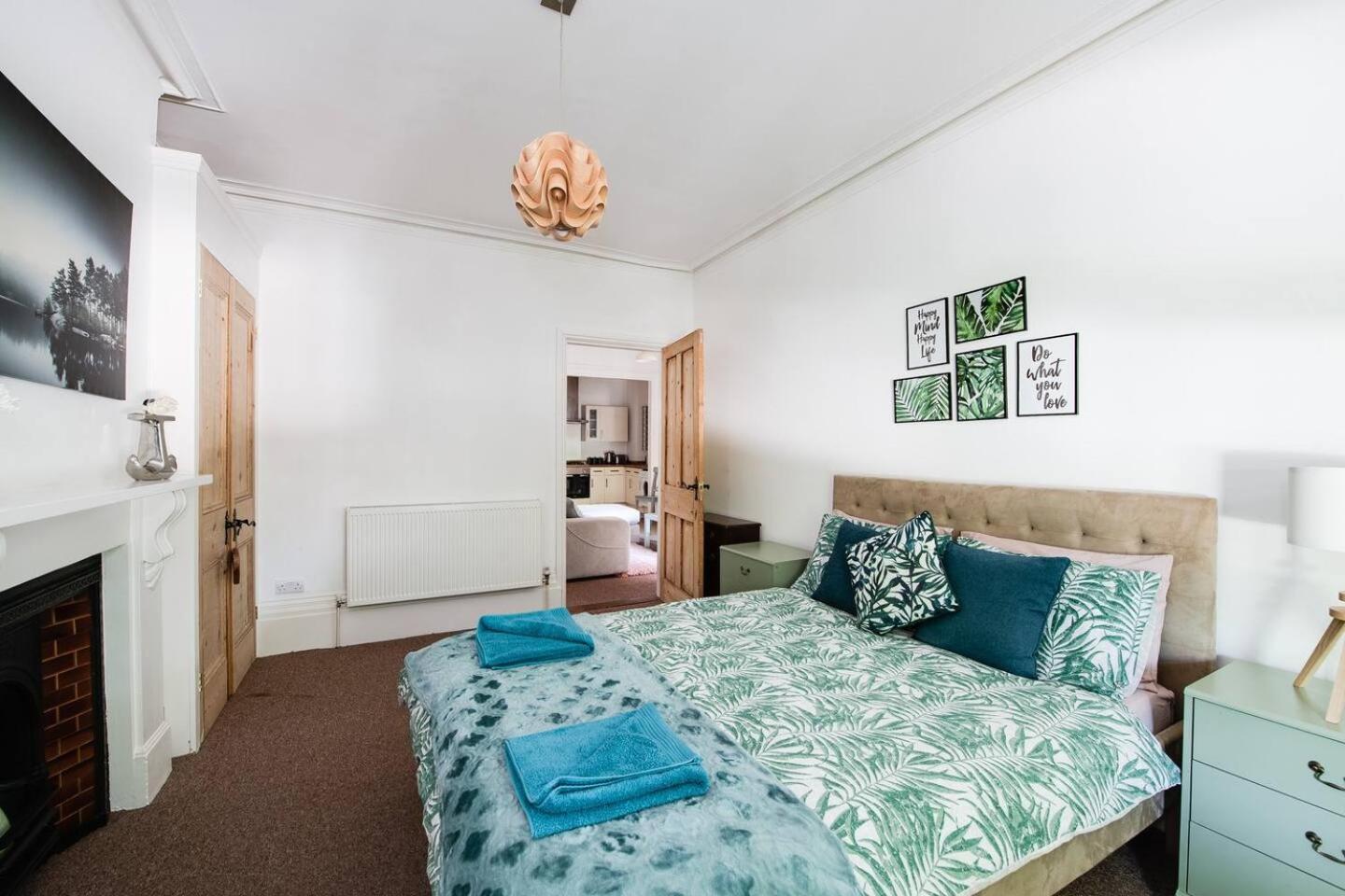 פורטסמות' Family Friendly Flat Just Minutes From The Beach! מראה חיצוני תמונה